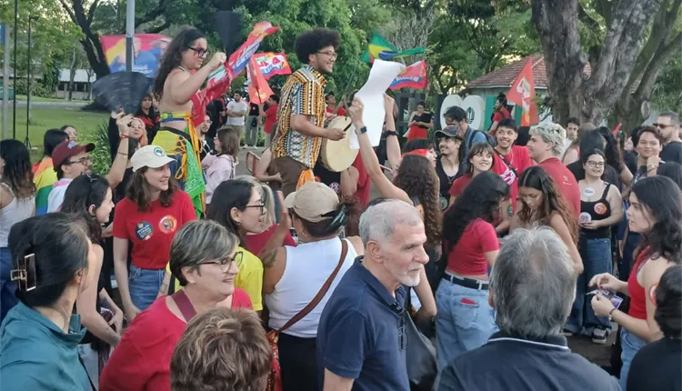 Nas ruas e nas redes, juventude defende a democracia e disputa o futuro do Brasil