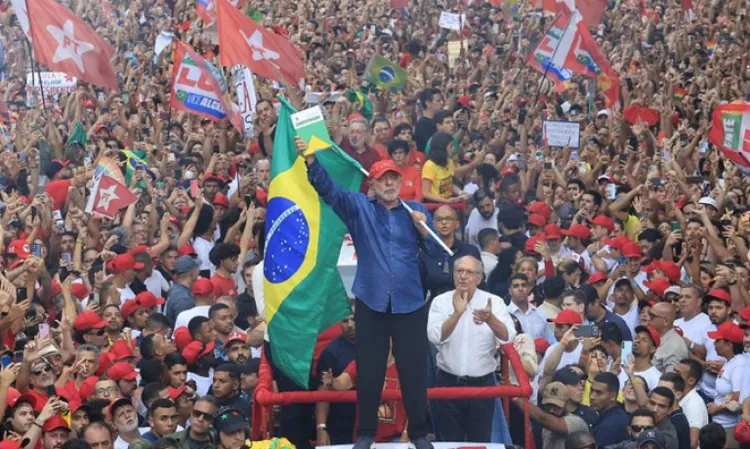 A esperança venceu com a energia das ruas para construir o futuro. Obrigado, Lula!
